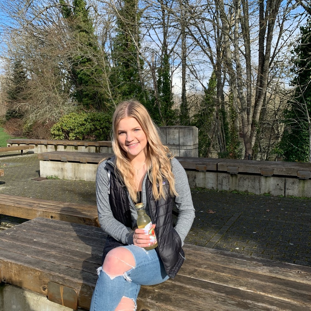 Meet your Posher, Ari